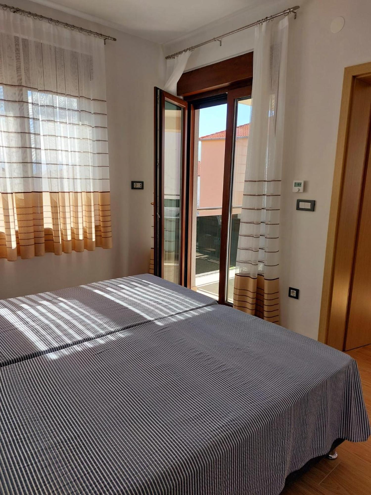 Apartmani Ivana Novi 노비비노돌스키 외부 사진